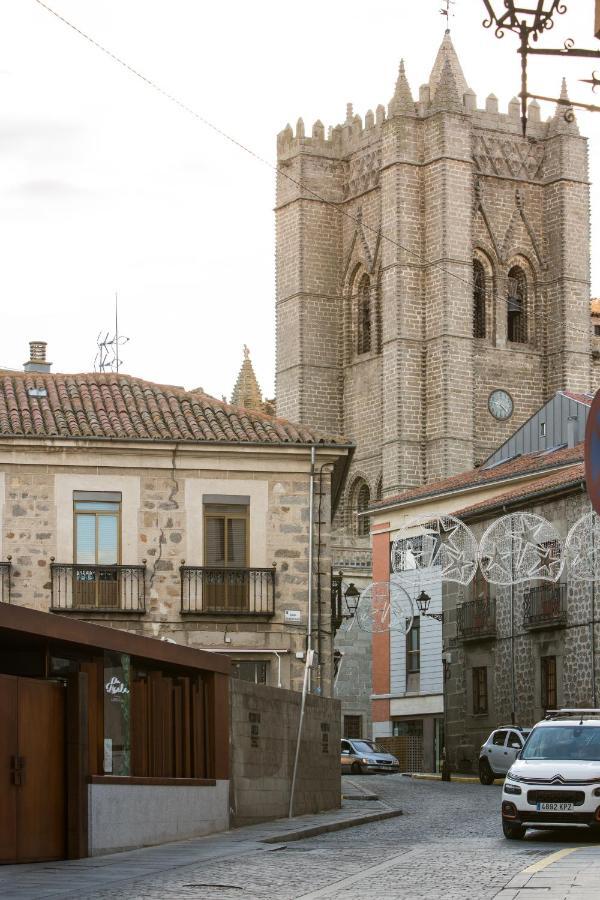 Apartamentos Turisticos Avila La Catedral Eksteriør bilde